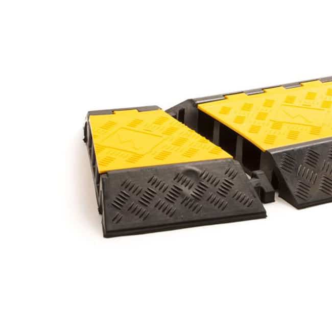 rubber-united-Cable-Protector---3channel---Left-Corner.2