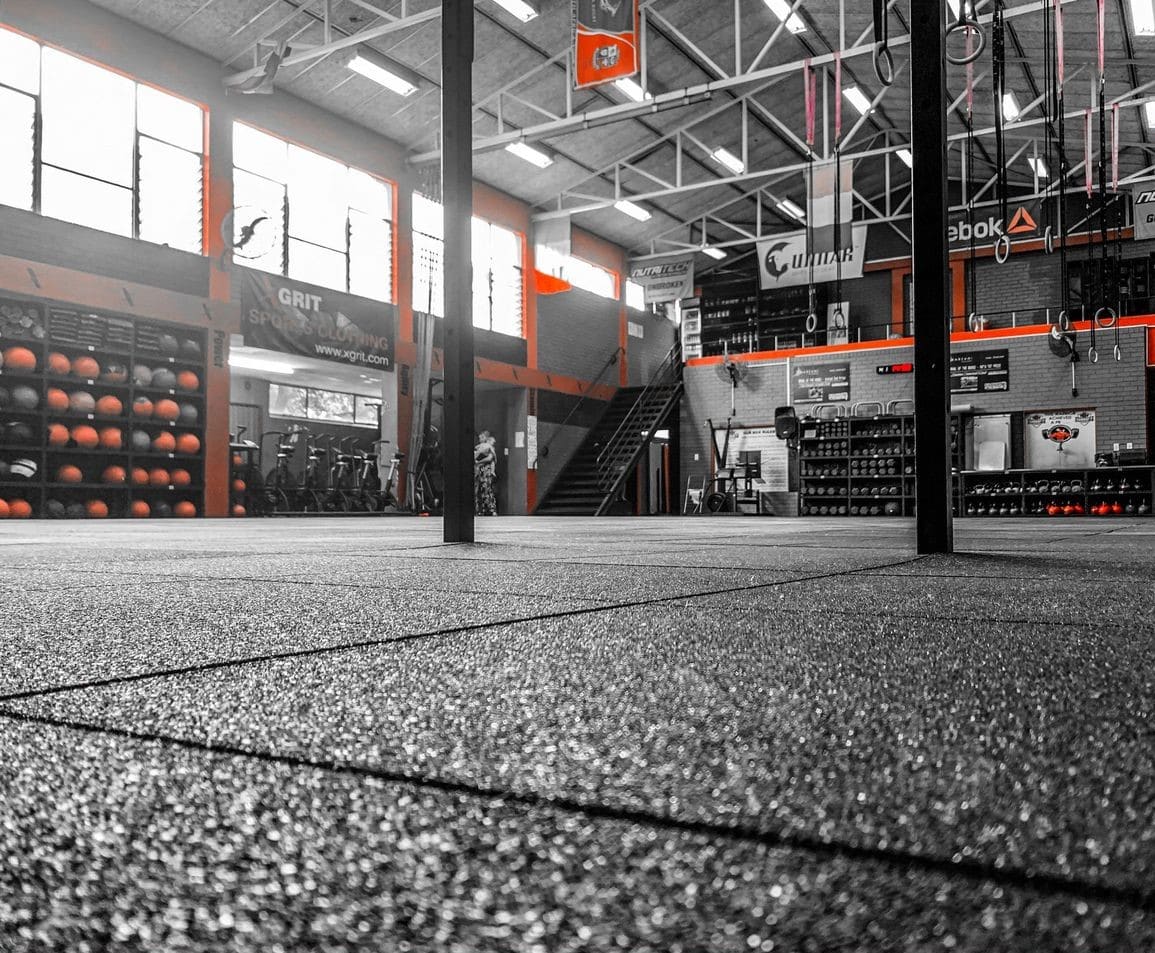 rubber-united-gym-tile-black-2