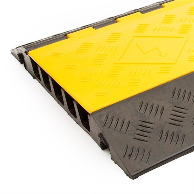 rubber-united-cable-protector-5channel-3