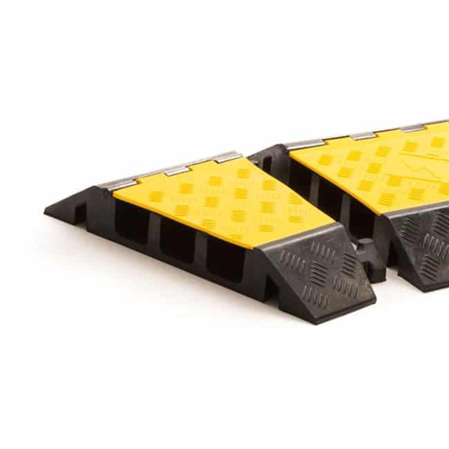 rubber-united-Cable-Protector---3channel---Right--Corner.1