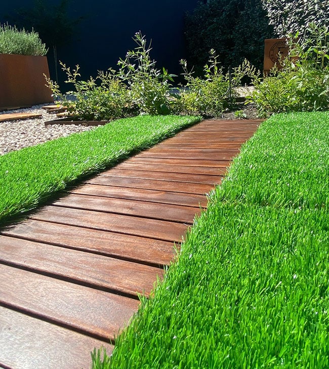 intelocking-artificial-grass-tiles-30x30cm