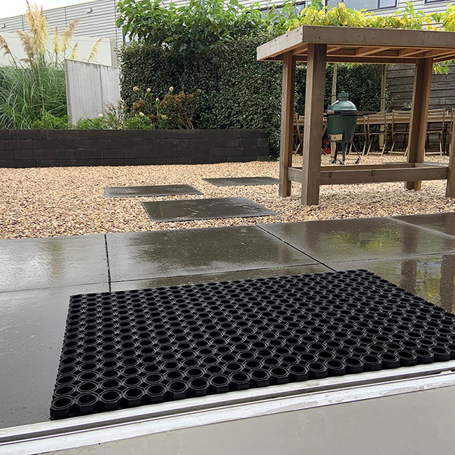 rubber-united-ring-mat